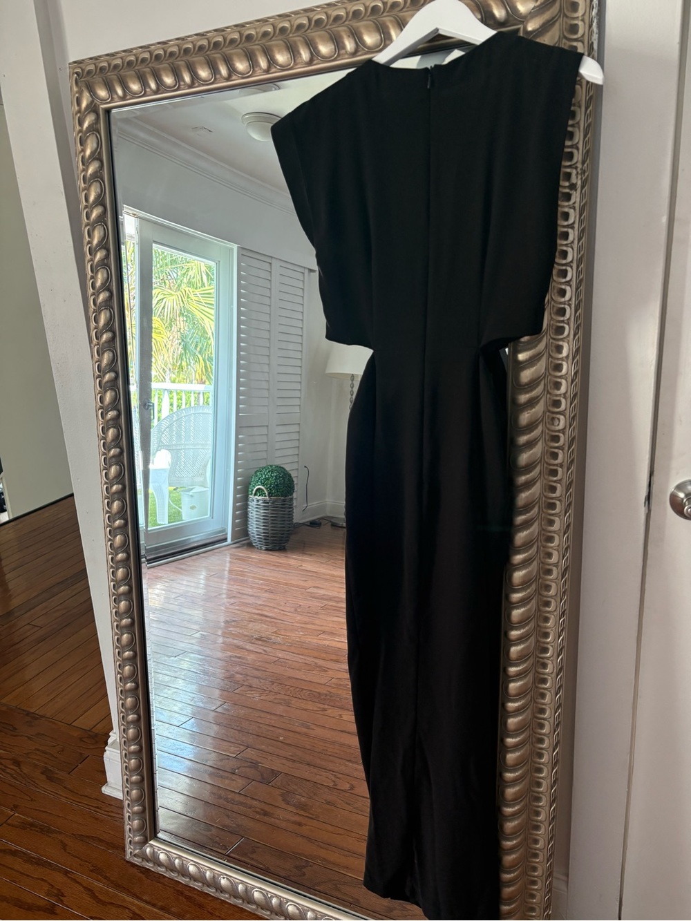 ZARA Black Midi Dress with Gold Buckle-Beyond stylish dress on✨ - Picture 2 of 4